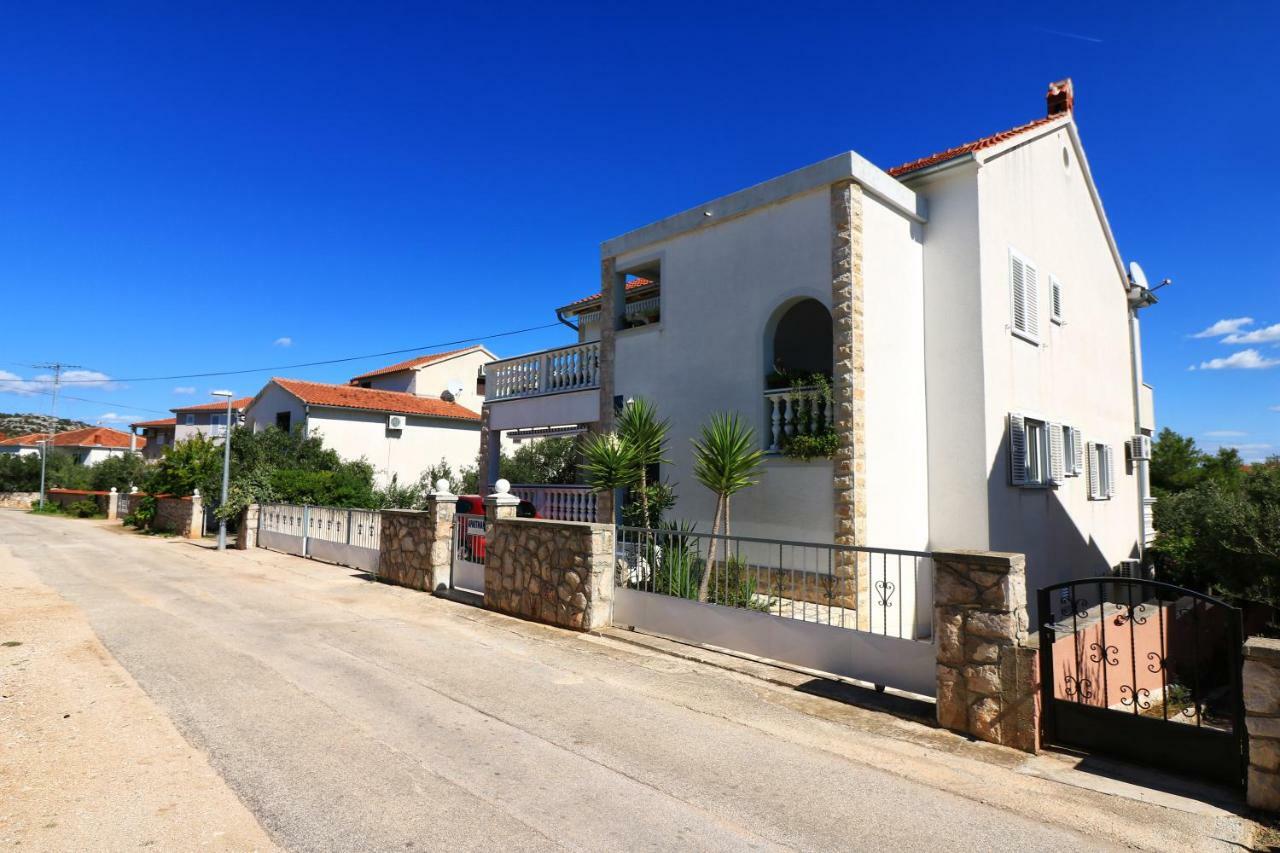 Apartments Sladana يزيرا المظهر الخارجي الصورة